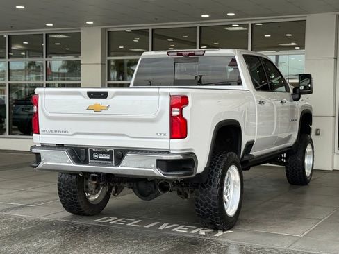 Used 2022 Chevrolet Silverado 2500 LTZ w/ LTZ Premium Package image 12