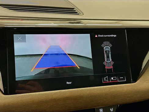 Used 2022 Audi e-tron GT Premium Plus image 23