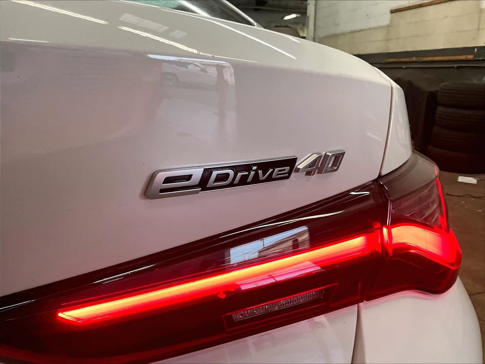 Used 2023 BMW i4 eDrive40 w/ Premium Package RWD image 11
