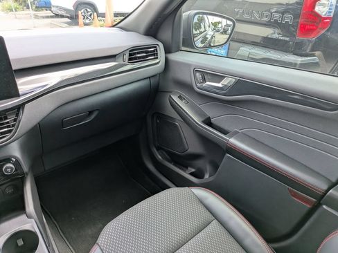 Used 2024 Ford Escape ST-Line w/ Tech Pack #1 FWD image 15