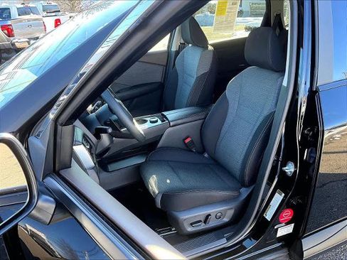 Certified 2023 Nissan Rogue SV image 10