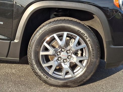 Used 2023 GMC Acadia SLT w/ LPO, Floor Liner Package FWD image 8