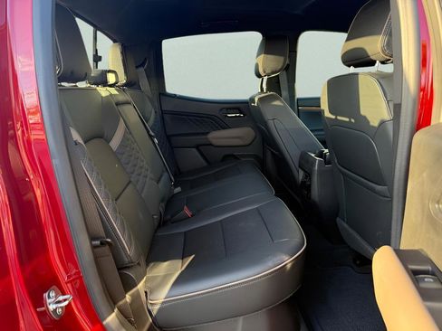 Used 2023 GMC Canyon Denali image 30