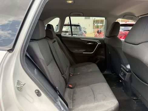 Used 2022 Toyota RAV4 XLE FWD image 30