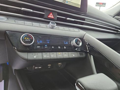 Certified 2023 Hyundai Elantra SEL w/ Convenience Package FWD image 13