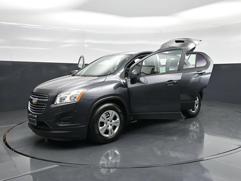 Used 2016 Chevrolet Trax LS FWD image 29
