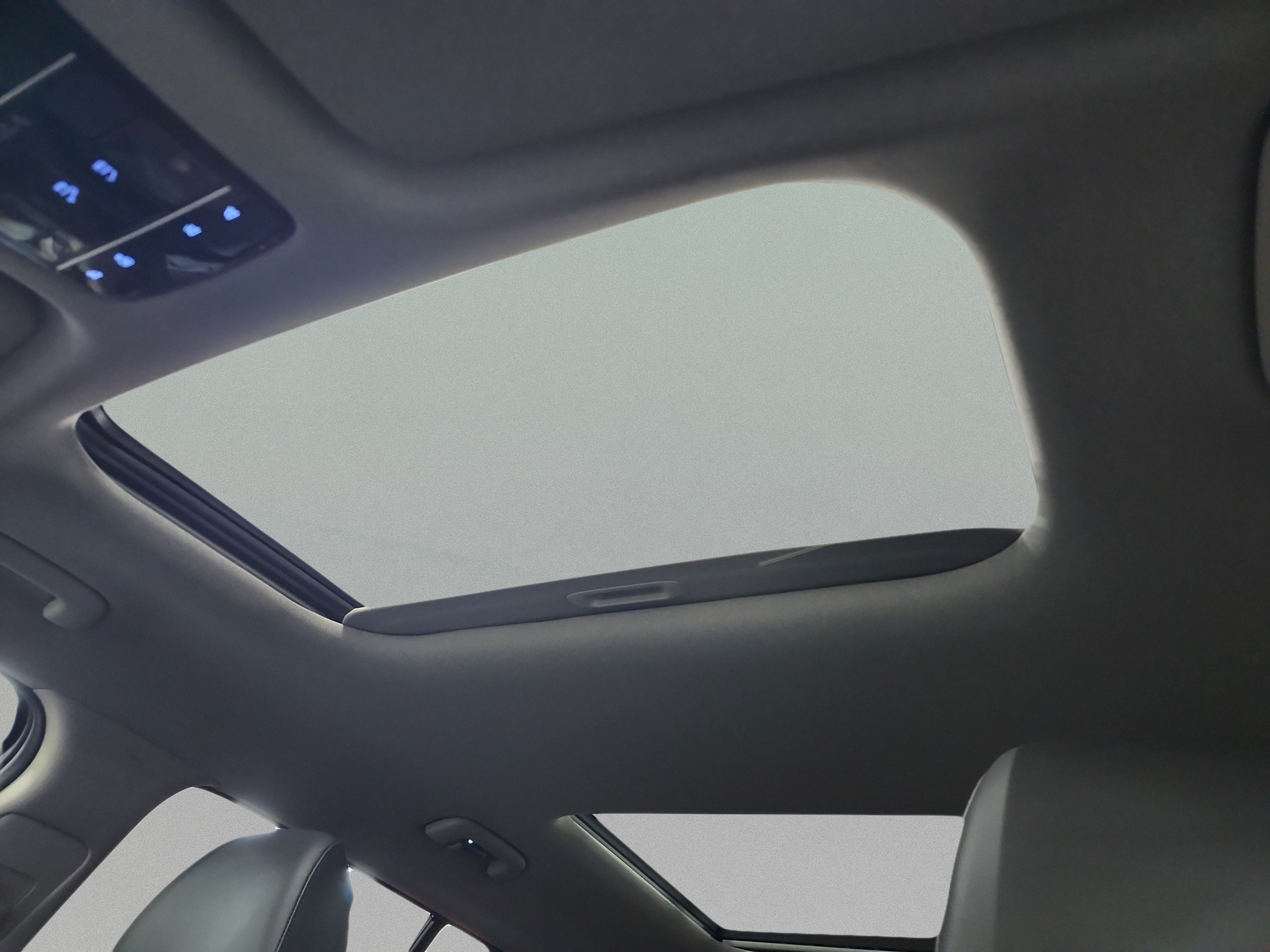 Certified 2025 Hyundai Santa Fe Limited FWD image 23