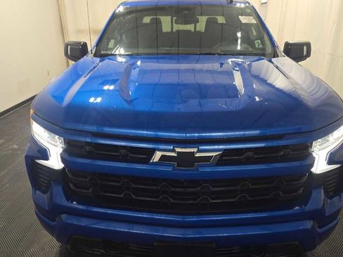 Used 2023 Chevrolet Silverado 1500 RST image 2
