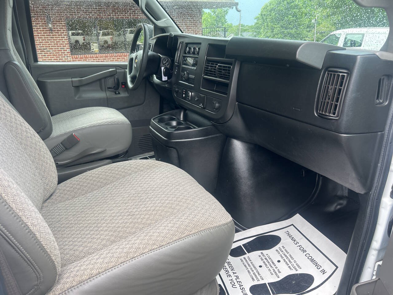Used 2017 Chevrolet Express 2500 RWD image 16