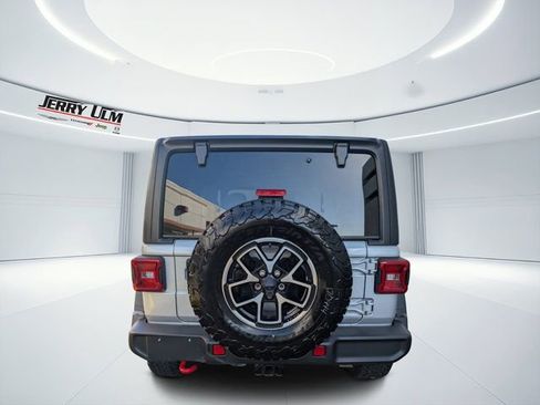 Certified 2024 Jeep Wrangler Rubicon image 4