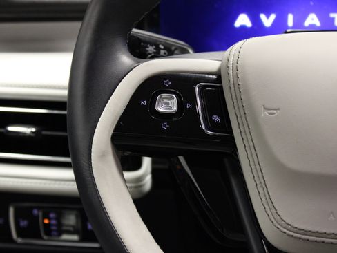 Used 2025 Lincoln Aviator Reserve w/ Illumination Package RWD image 24