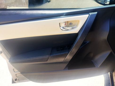 Used 2017 Toyota Corolla LE FWD image 9