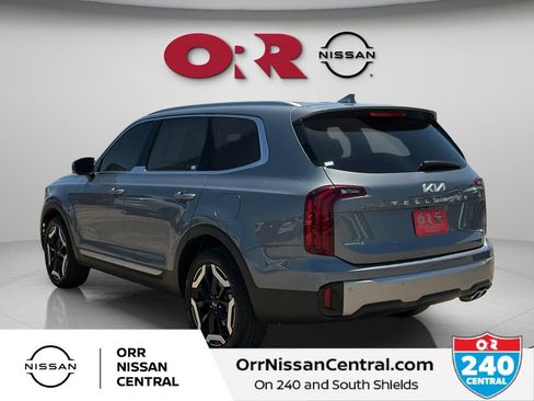 Used 2025 Kia Telluride S FWD image 7