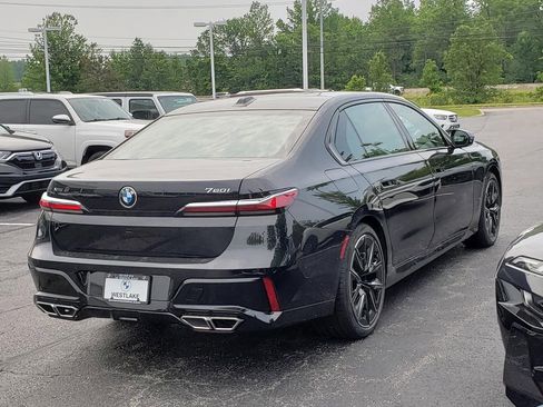 New 2025 BMW 760i xDrive w/ Executive Package image 4