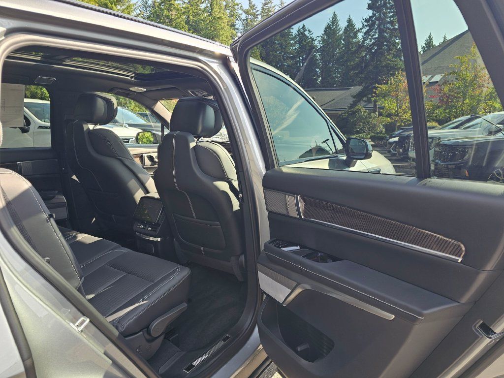 New 2027 Cadillac Vistiq Luxury AWD/4WD image 15