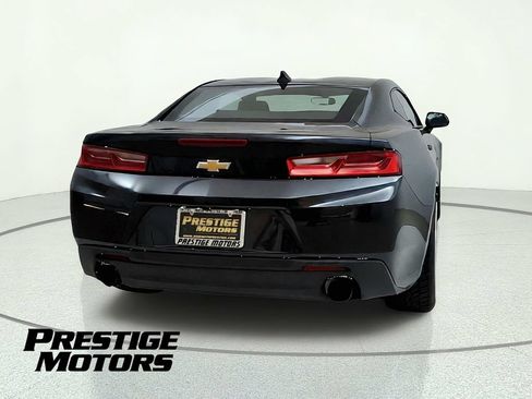 Used 2016 Chevrolet Camaro LT RWD image 7