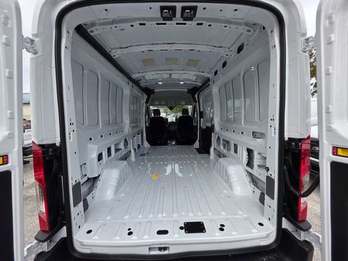 New 2026 Ford Transit 250 148 Medium Roof image 21