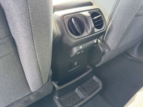 Certified 2025 Jeep Wrangler Unlimited Sahara AWD/4WD image 16