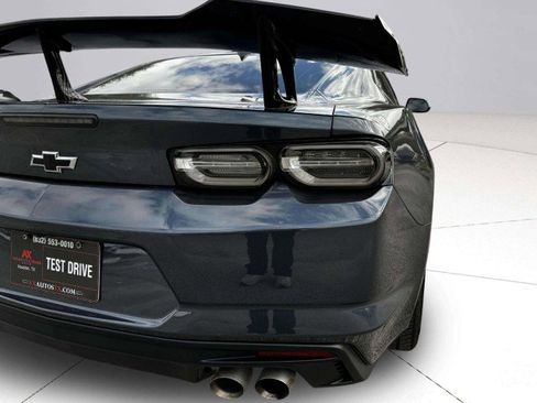 Used 2019 Chevrolet Camaro SS image 17