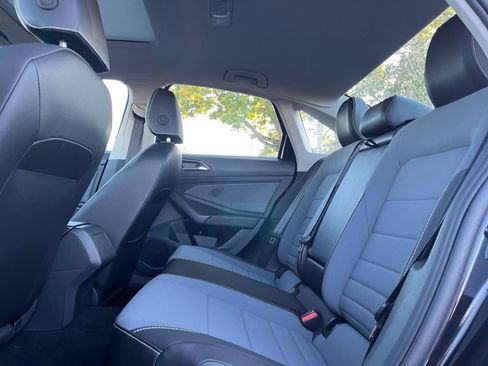 Used 2025 Volkswagen Jetta SE image 25