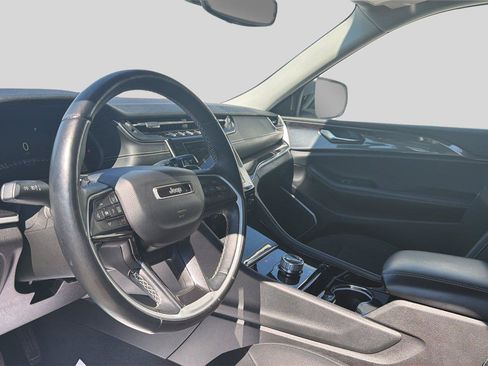 Used 2022 Jeep Grand Cherokee L Laredo w/ Luxury Tech Group I AWD/4WD image 15