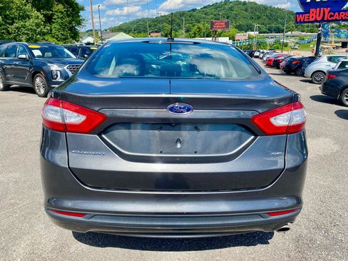 Used 2016 Ford Fusion SE FWD image 8