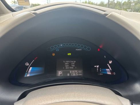 Used 2012 Nissan Leaf SV image 39