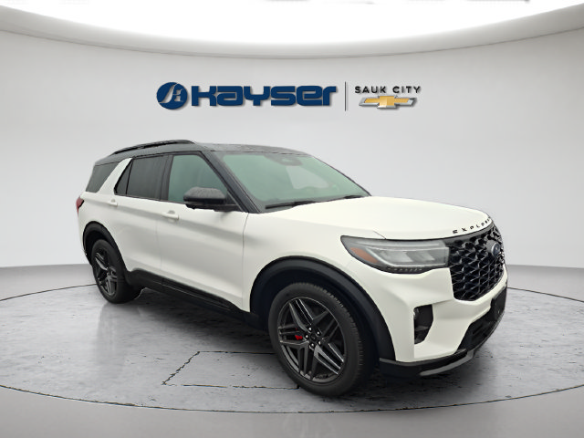 Used 2025 Ford Explorer ST AWD/4WD image 1