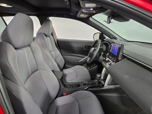 Used 2023 Toyota Corolla Cross AWD Hybrid w/ Moonroof Package image 12