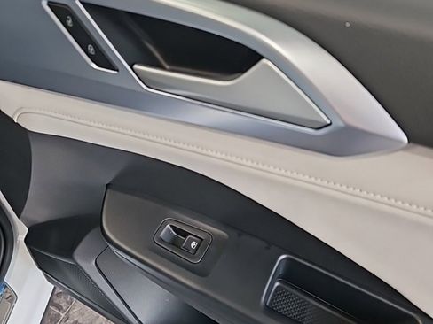 New 2026 Volkswagen Taos SE image 12