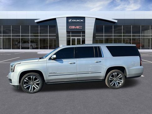 Used 2020 GMC Yukon XL Denali w/ Denali Ultimate Package image 2