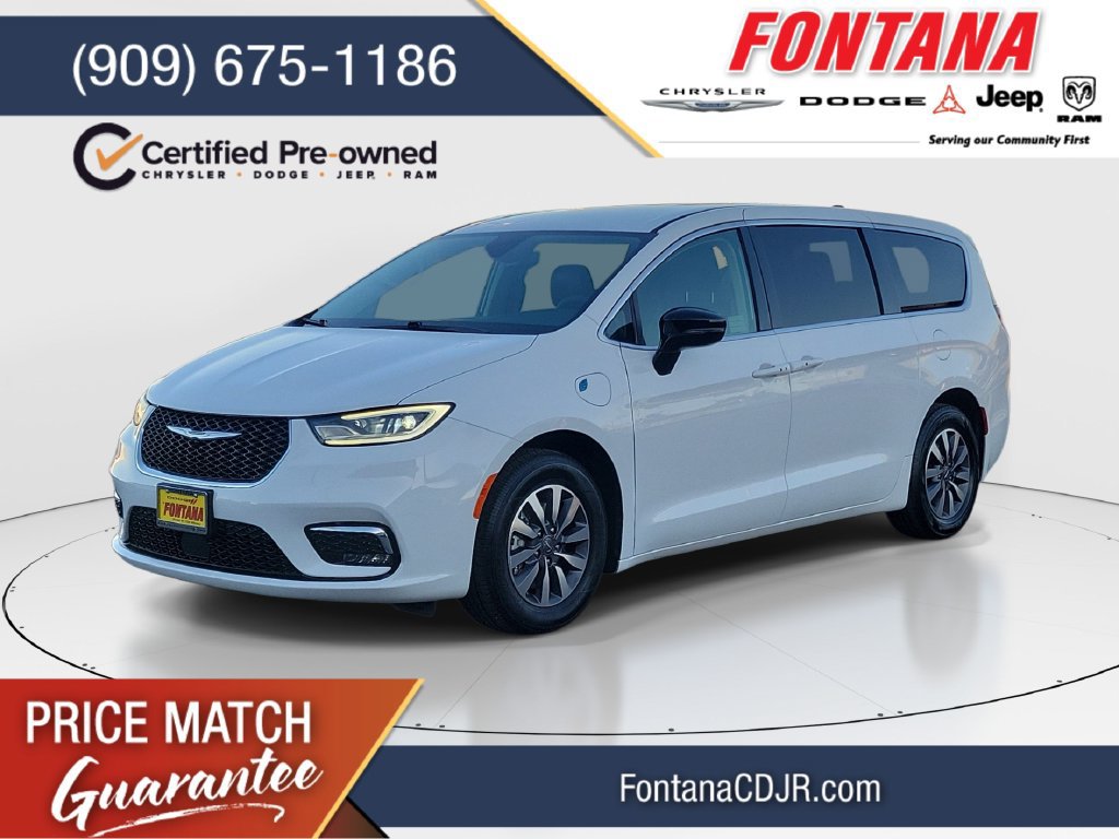 Certified 2024 Chrysler Pacifica Limited FWD image 1