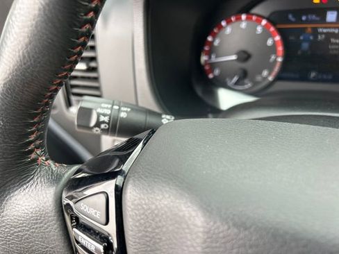 Used 2023 Nissan Frontier PRO-4X w/ Technology Package image 14