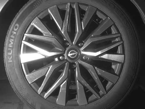 Used 2025 Nissan Altima 2.5 SV FWD image 15
