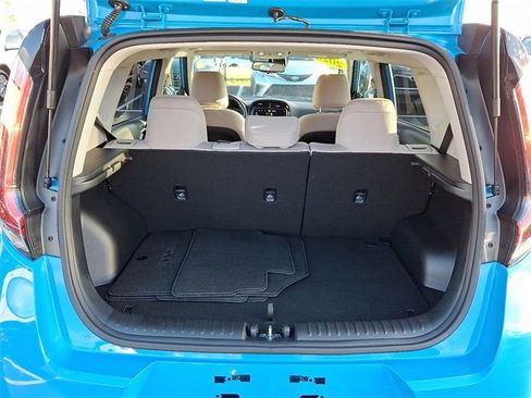 Used 2023 Kia Soul EX image 28
