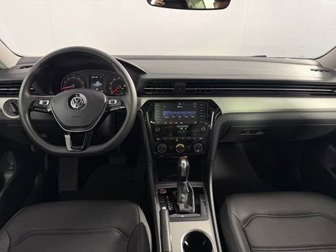 Used 2021 Volkswagen Passat 2.0T SE image 23