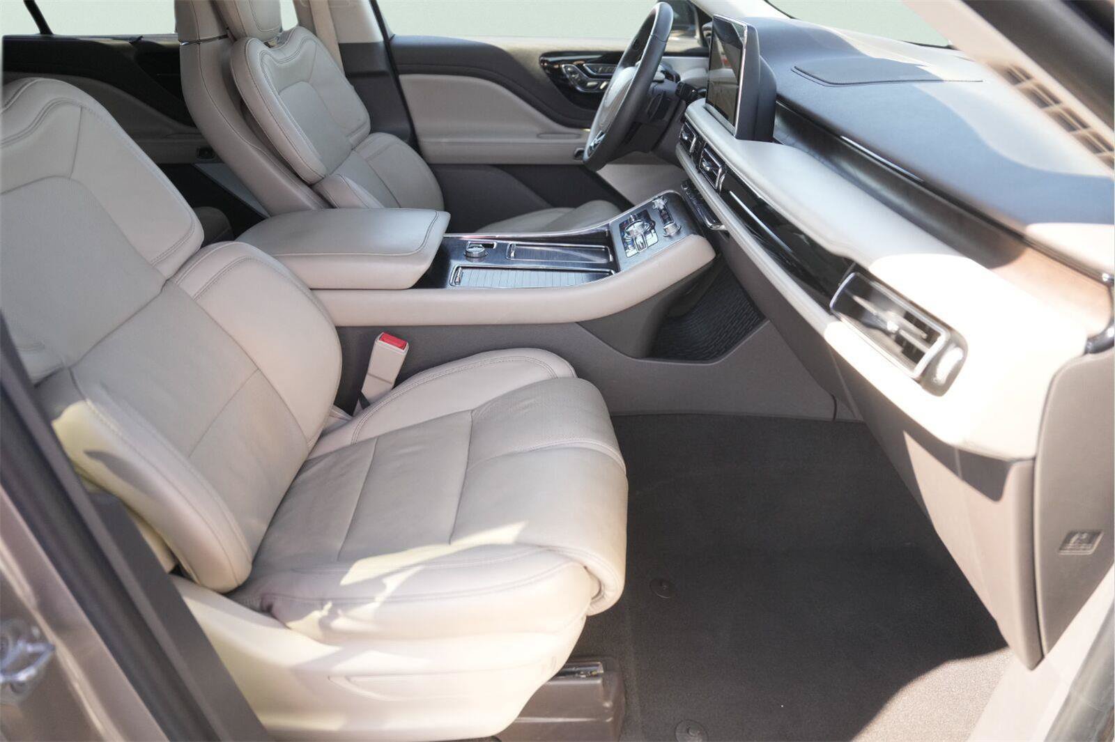 Used 2020 Lincoln Aviator Reserve w/ Equipment Group 201A RWD image 21