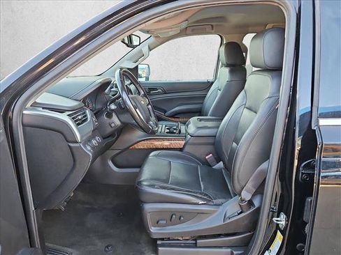Used 2018 Chevrolet Suburban Premier AWD/4WD image 16