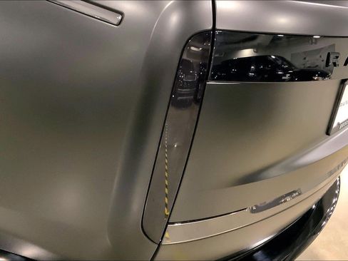 Used 2025 Land Rover Range Rover Long Wheelbase SE image 28