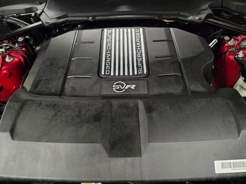 Used 2022 Land Rover Range Rover Sport SVR image 16