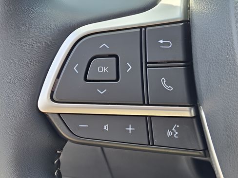 Used 2026 Toyota Highlander Limited AWD/4WD image 25