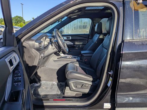 Used 2021 Ford Explorer ST w/ Equipment Group 401A AWD/4WD image 12
