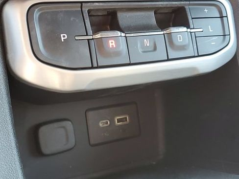 Certified 2021 GMC Acadia SLE w/ Driver Convenience Package FWD image 30