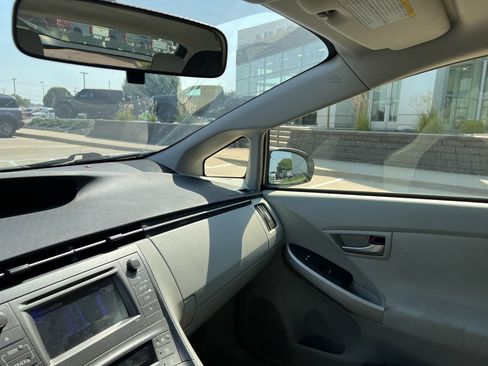 Used 2013 Toyota Prius Two FWD image 18
