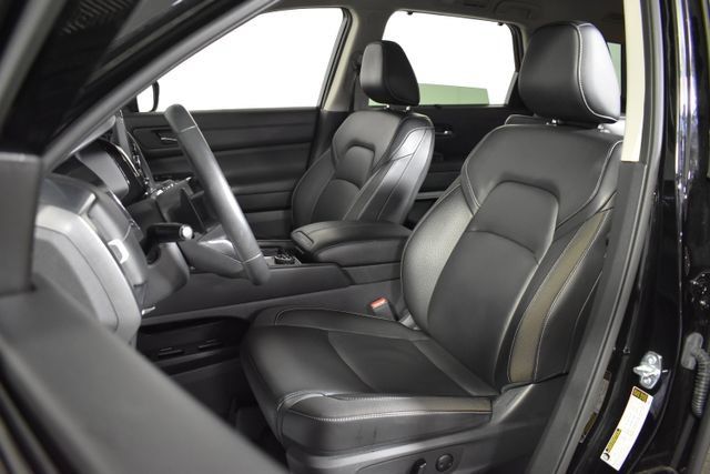 Certified 2025 Nissan Pathfinder SL AWD/4WD image 9