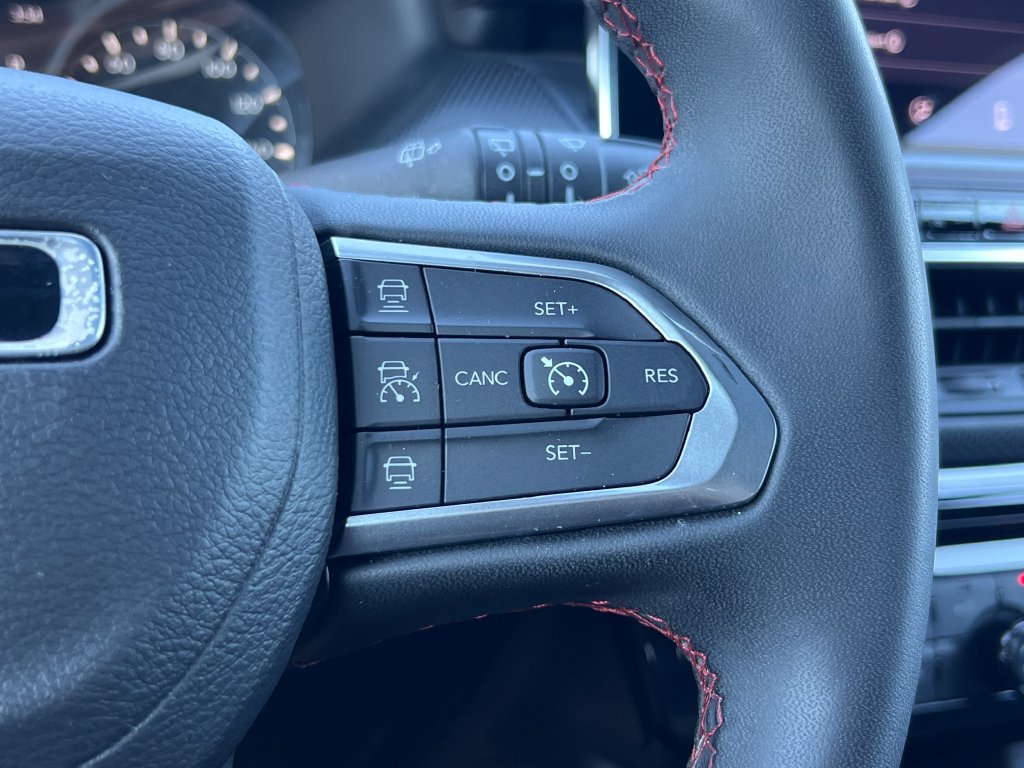 Used 2024 Jeep Compass Trailhawk AWD/4WD image 23