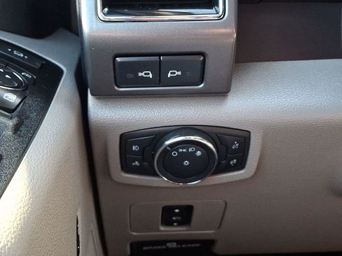 Used 2021 Ford F250 XLT w/ XLT Premium Package image 23