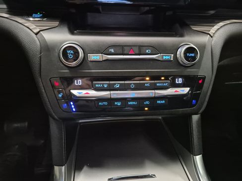 Used 2020 Ford Explorer Limited RWD image 33