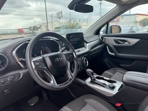 Used 2025 Chevrolet Blazer LT FWD image 12