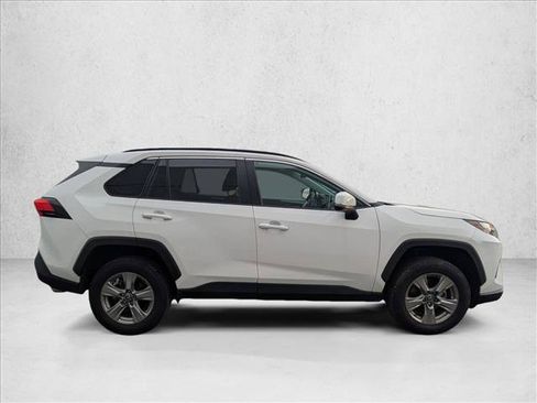 Used 2023 Toyota RAV4 XLE w/ Convenience Package FWD image 4